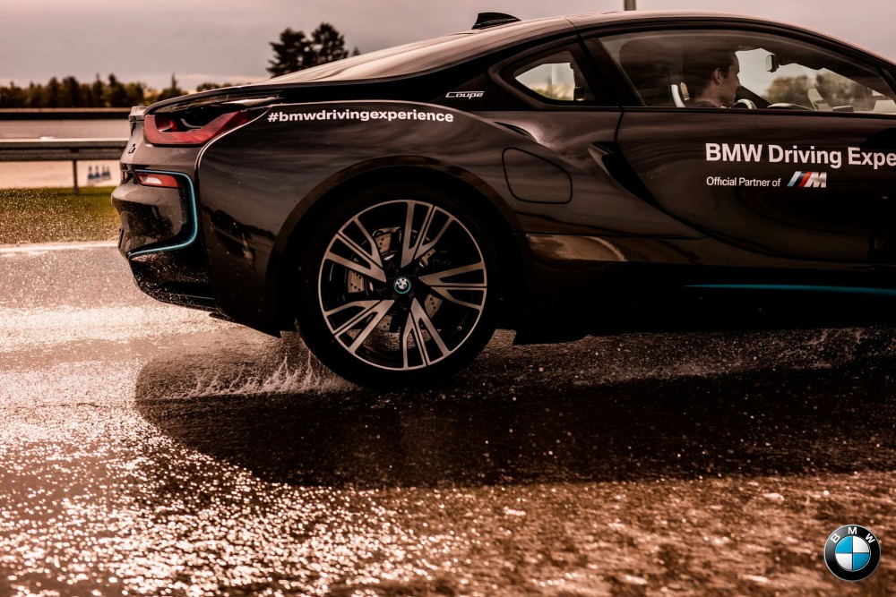 bmw driving experience (7 images)