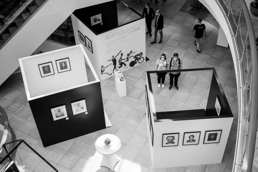 beat your best exhibition opening & art installation   lengermann und trieschmann osnabrück